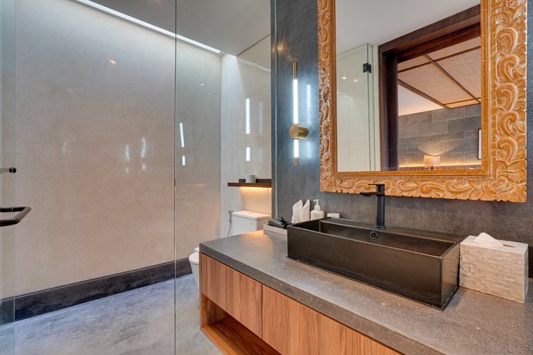 Bathroom 5, Villa Pasisi 11 - Canggu by Nabe Hospitality Management, Badung