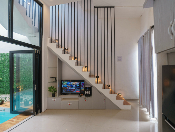 Others 4, TITANIUM 9 Villa, Malang