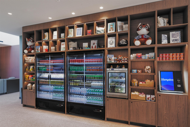 Food & Drinks 5, Hampton By Hilton Venice Isola Nuova, Venezia