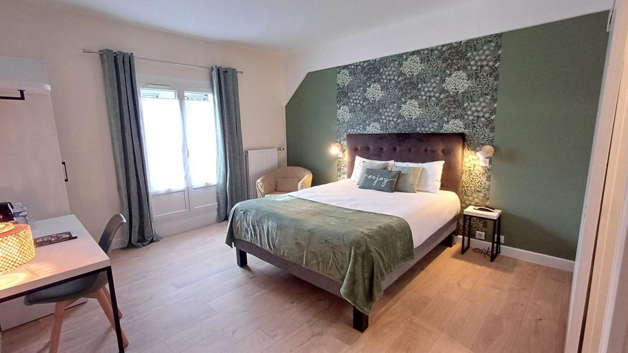 Bedroom 3, Logis Hôtel du Cerf, Loiret