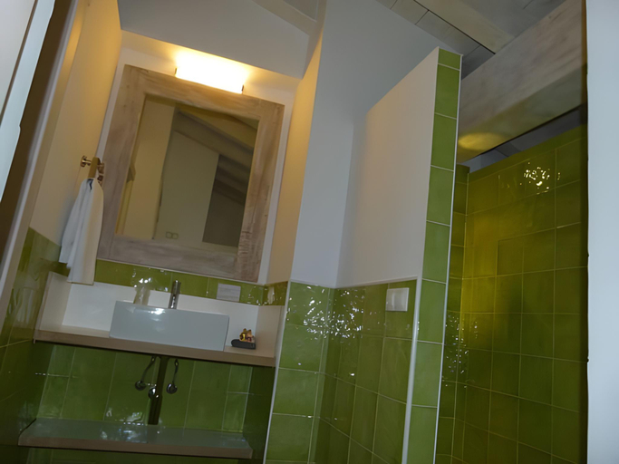 Bathroom 4, Hotel El Cerco, Navarra
