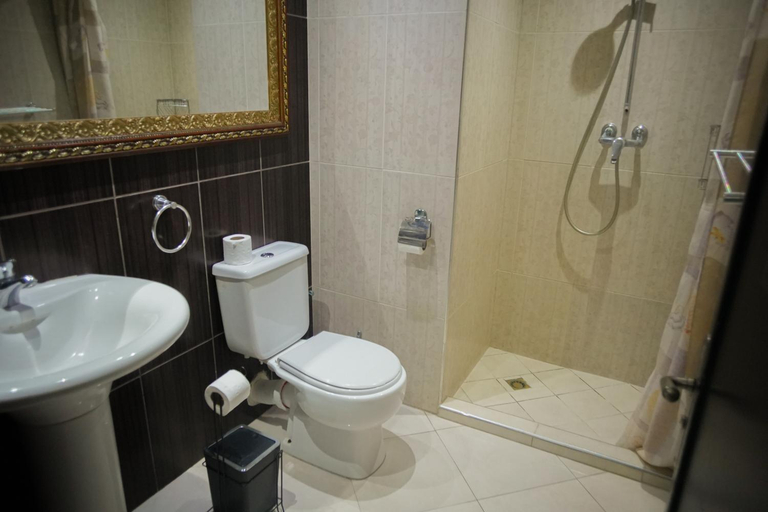 Bathroom 3, Apparts-hotel ISNI, Agadir-Ida ou Tanane