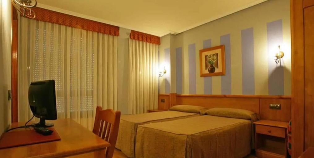Others 4, Hotel Prida, Asturias