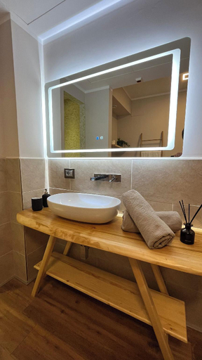 Bathroom, Castello di Pandora, Viterbo