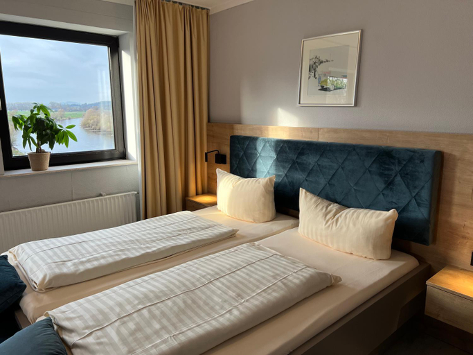 Bedroom 3, Hotel Brückentor, Schaumburg