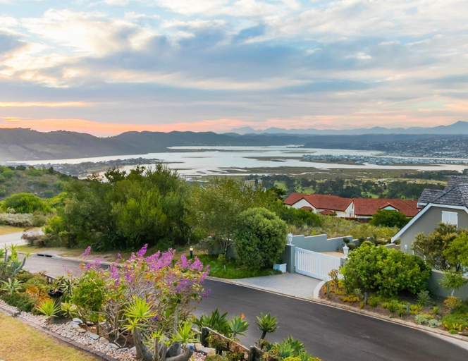 Others 2, Pezula Magic Escape - Guest House - No Loadshedding, Eden