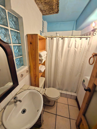 Bathroom 3, Eco Suites Uxlabil Guatemala, ZONA 15