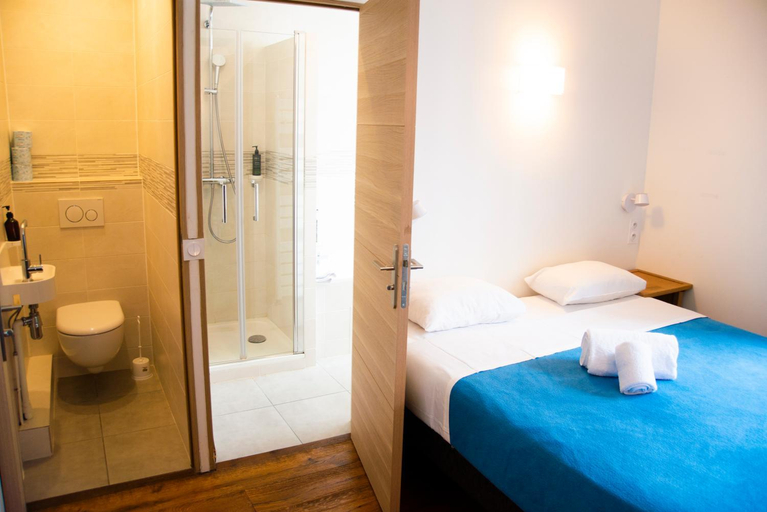 Bedroom 3, Hotel La Louisiane, Paris