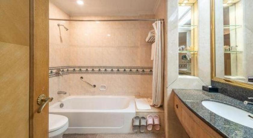 Bathroom 5, Country Garden Phoenix Hotel Foshan, Foshan