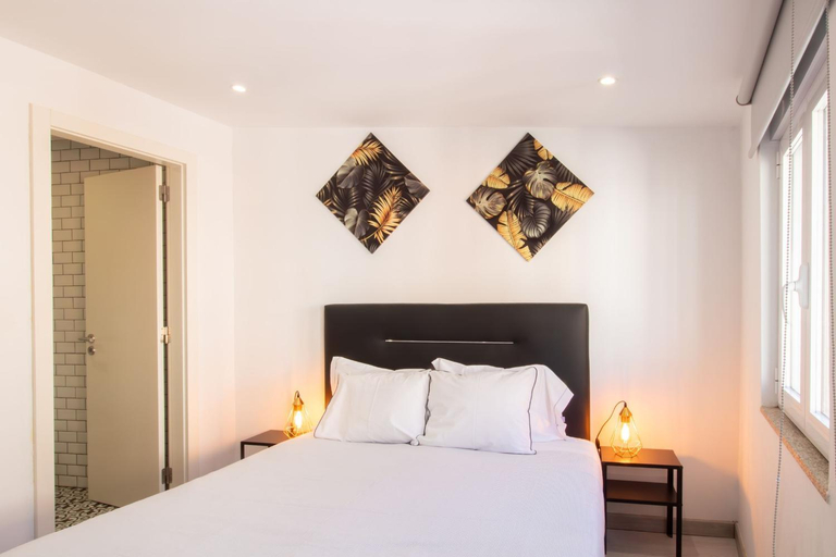 Others 2, Alto da Lapa House w Parking by LovelyStay, Porto