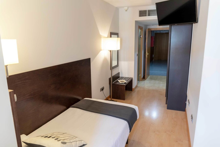 Room 5, Hotel Cardeña by gaiarooms, Burgos
