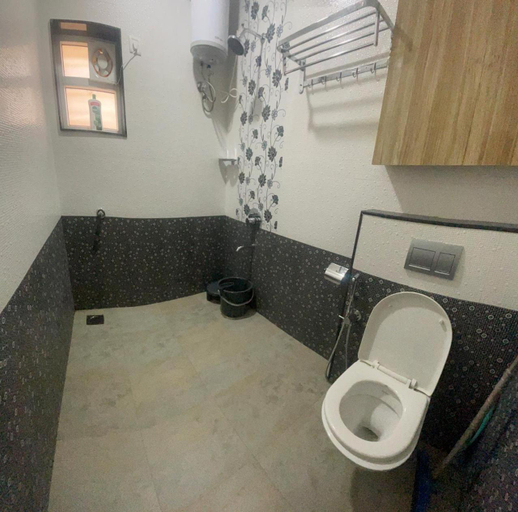Bathroom 4, Rosebank service Apartment, North Goa