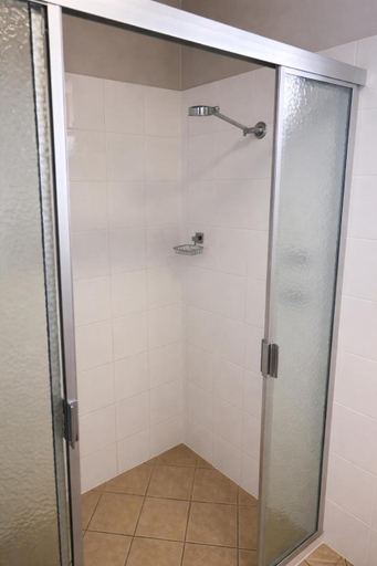 Bathroom 3, Highway One Motel, Ceduna