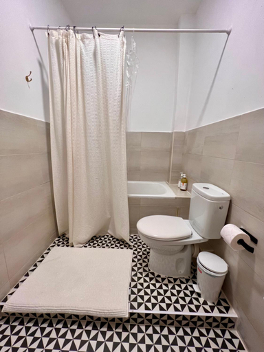Bathroom, Urban rooms Fuencarral, Madrid