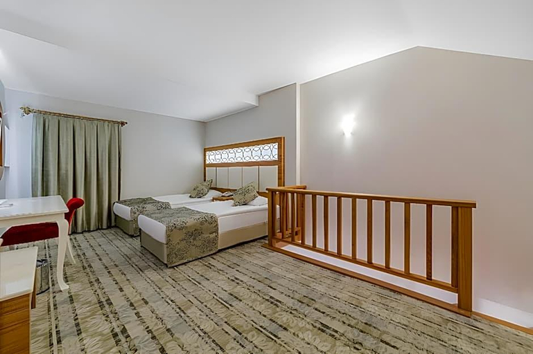 Bedroom 3, Justiniano Deluxe Resort, Manavgat