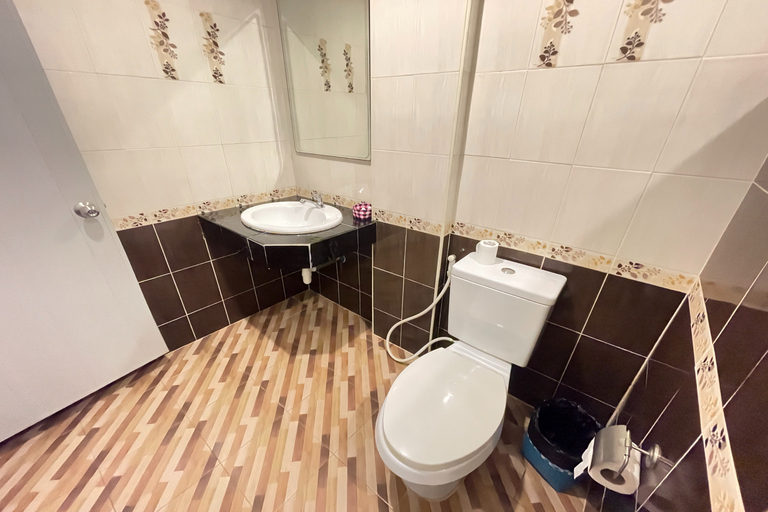 Bathroom 5, P&P Place, Muang Kanchanaburi