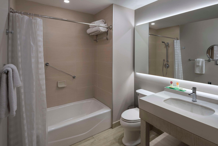Bathroom 5, Hyatt Place San Pedro Sula, San Pedro Sula