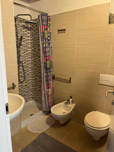 Bathroom, La Stanzetta Viola, La Spezia