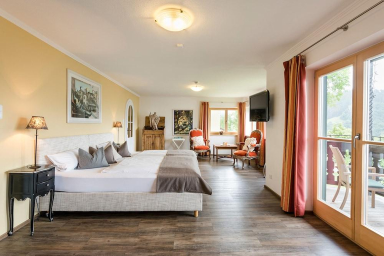 Bedroom 2, Der Westerhof Hotel, Miesbach