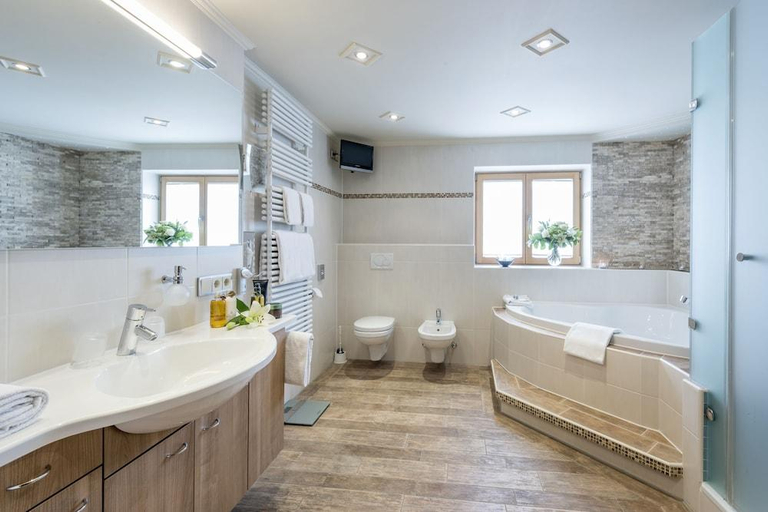 Bathroom 5, Der Westerhof Hotel, Miesbach