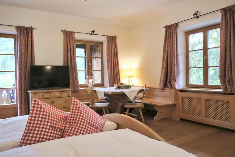 Bedroom 3, Hotel Maier zum Kirschner, Miesbach