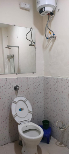 Bathroom 4, Banaras Rest House, Varanasi