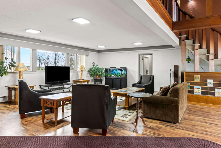 Public Area 2, Rodeway Inn Oscoda, Iosco
