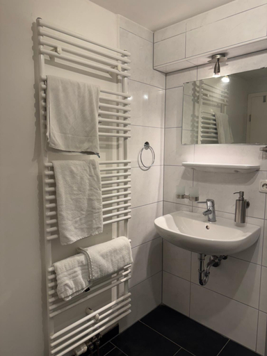 Bathroom 3, Sporthotel Streitberg, Forchheim