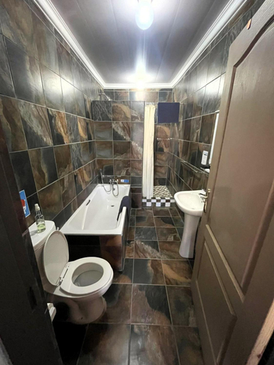 Bathroom 3, Edenville Guesthouse, Ngaka Modiri Molema