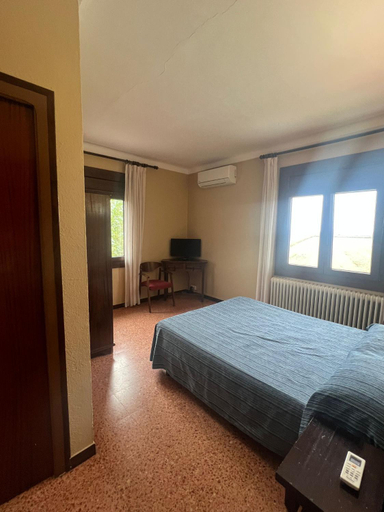 Bedroom 2, Hostal Esplai, Girona