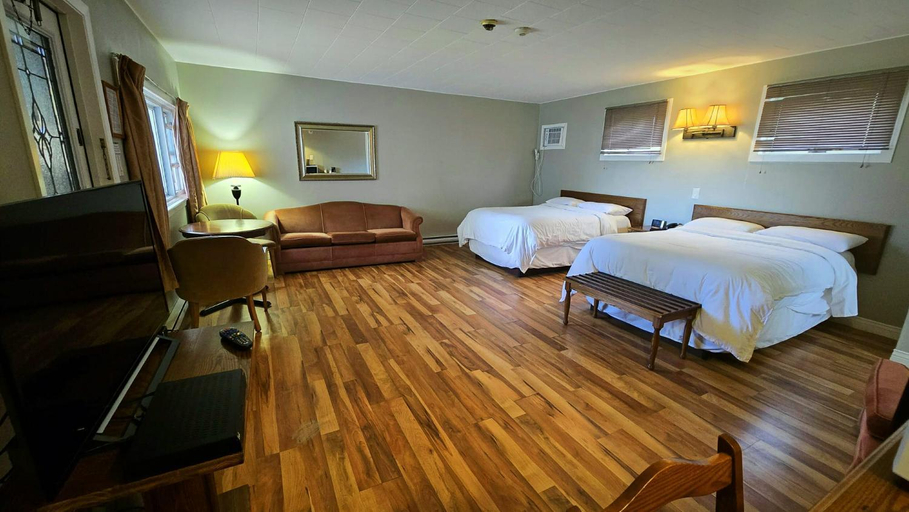 Bedroom 2, Laurie's Inn, Inverness