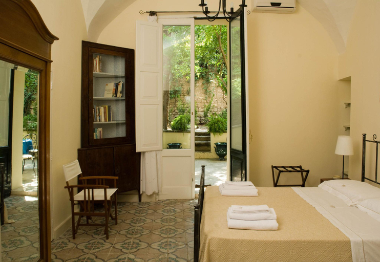 Bedroom 3, B&B Palazzo Bernardini Suite, Lecce