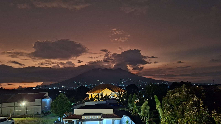 Others 4, Villa Omaly, Bogor