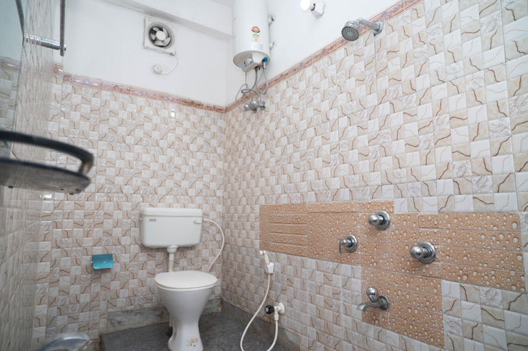 Bathroom 3, Jaldapara binay chapa homestay , Alipurduar