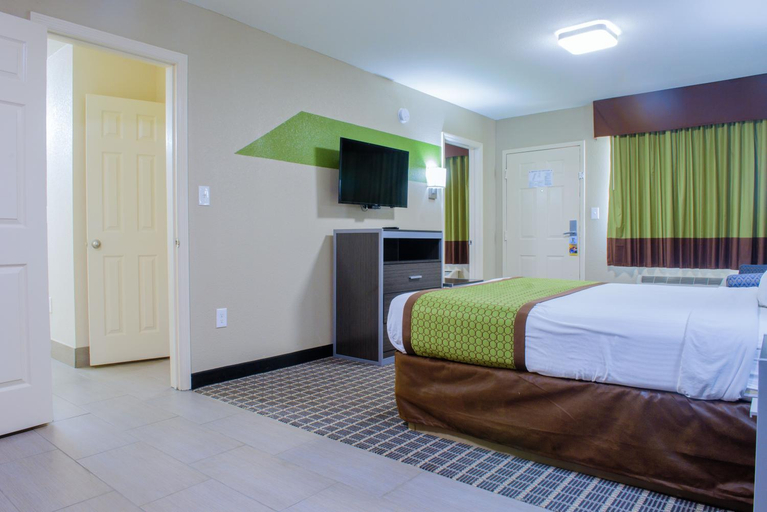 Bedroom 3, Clarion Pointe Athens I-65, Limestone