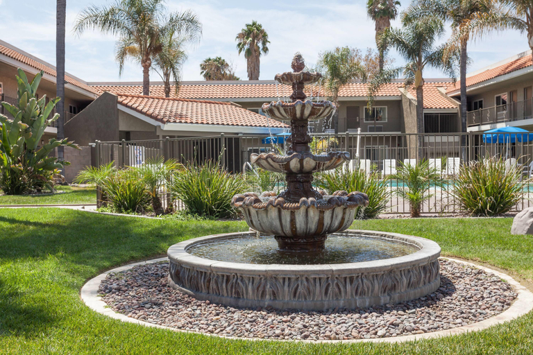 Exterior & Views 1, Travelodge by Wyndham Hemet CA, Riverside