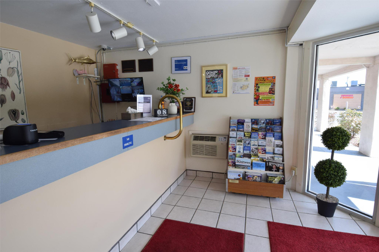 Public Area 2, Knights Inn - Oswego, NY, Oswego