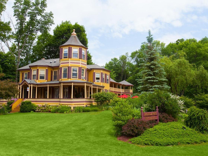 Exterior & Views 1, Fairlawn Inn, Greene