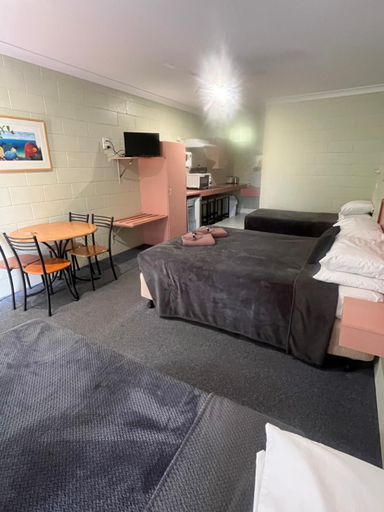 Bedroom 1, Yungaburra Park Motel, Eacham