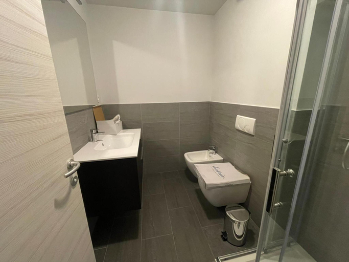 Bathroom 3, Virtual-Superior Apartments Milano Opera, Milano