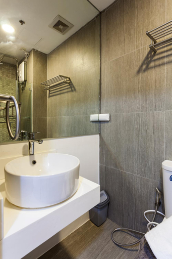 Bathroom 4, SMDC Grace Taguig, Taguig