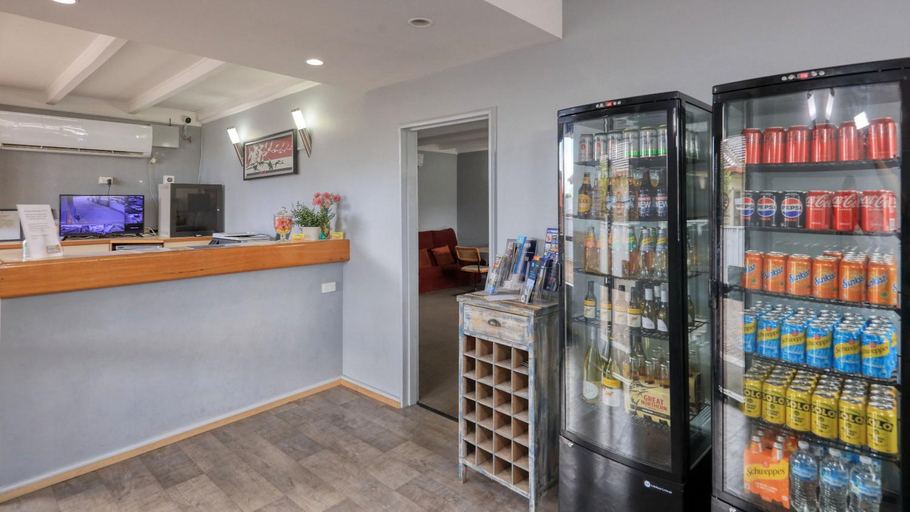 Food & Drinks 4, Moonraker Motor Inn, Parkes