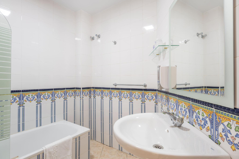 Bathroom 3, Hotel Playamaro, Málaga