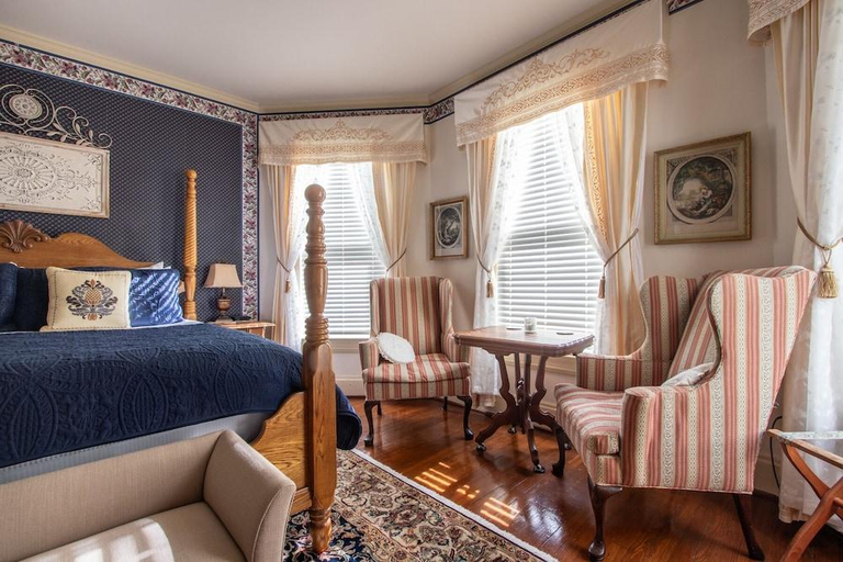 Bedroom 2, The Oaks Victorian Inn, Montgomery