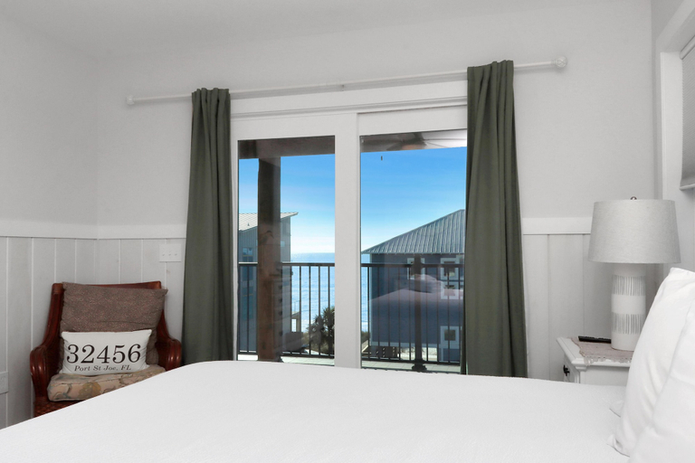 Bedroom 3, The Lazy Turtle, Gulf