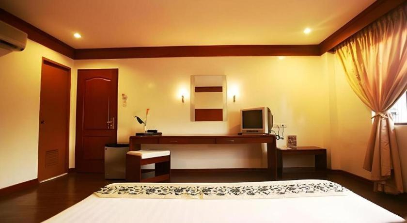 Bedroom 2, Naga Land Hotel, Naga City