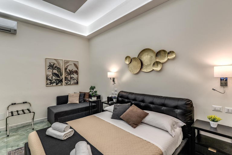 Others 5, Adriana 5 Luxury rooms, Roma