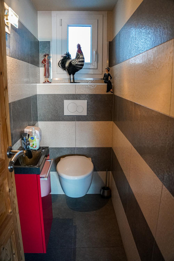 Bathroom 4, Les Sapins, Haute-Savoie
