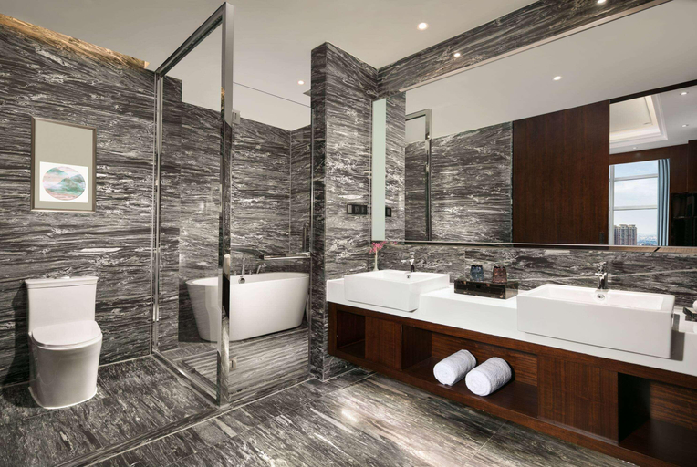 Bathroom, Ramada by Wyndham Wuhan Dongxihu, Wuhan