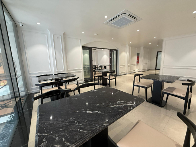 Food & Drinks 5, The Nova Hotel and Apartment, Ngô Quyền